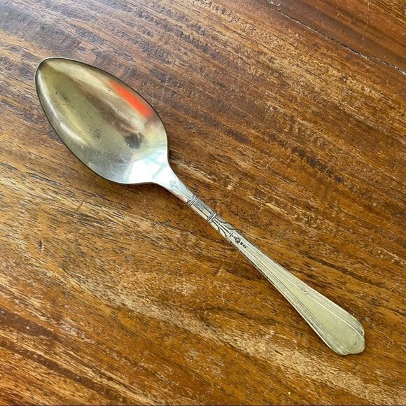 Vintage Oneida Tudor Plate 1937 June Nursery Teaspoon - Picture 2 of 10